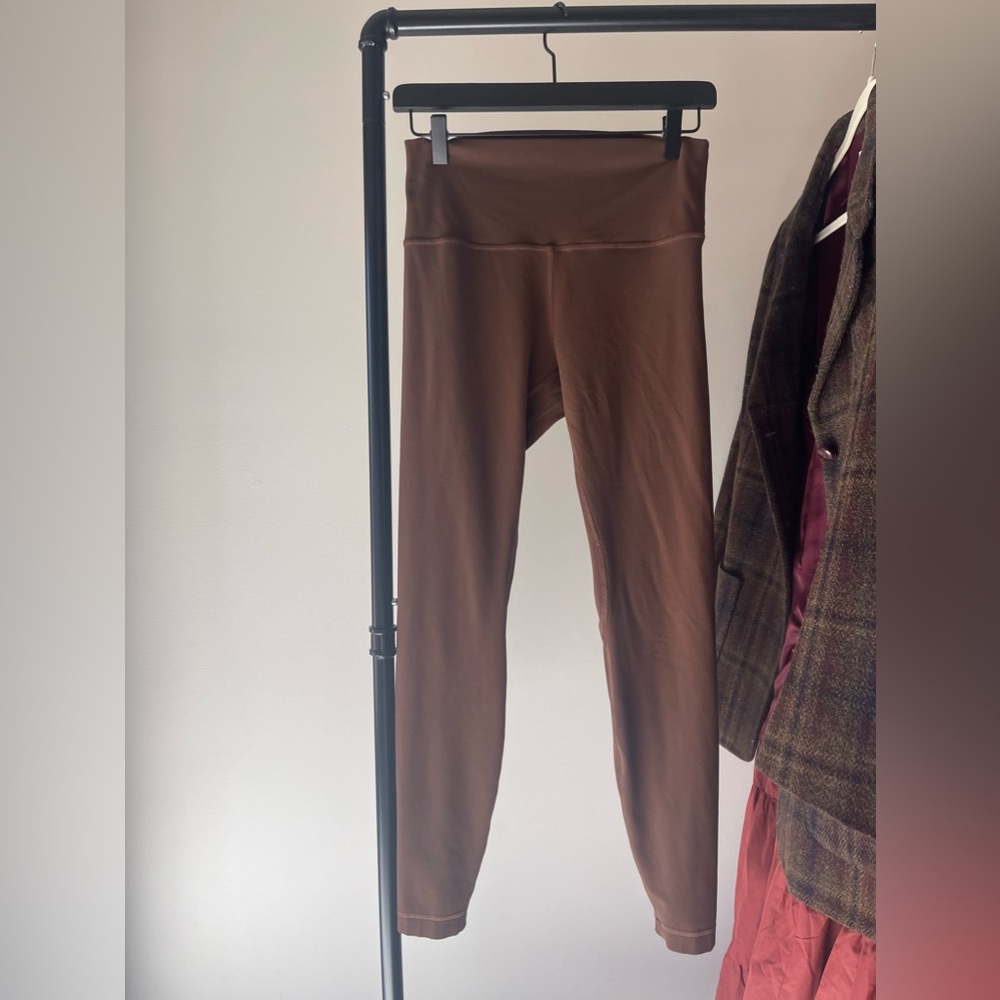 lululemon | 8 | aligns